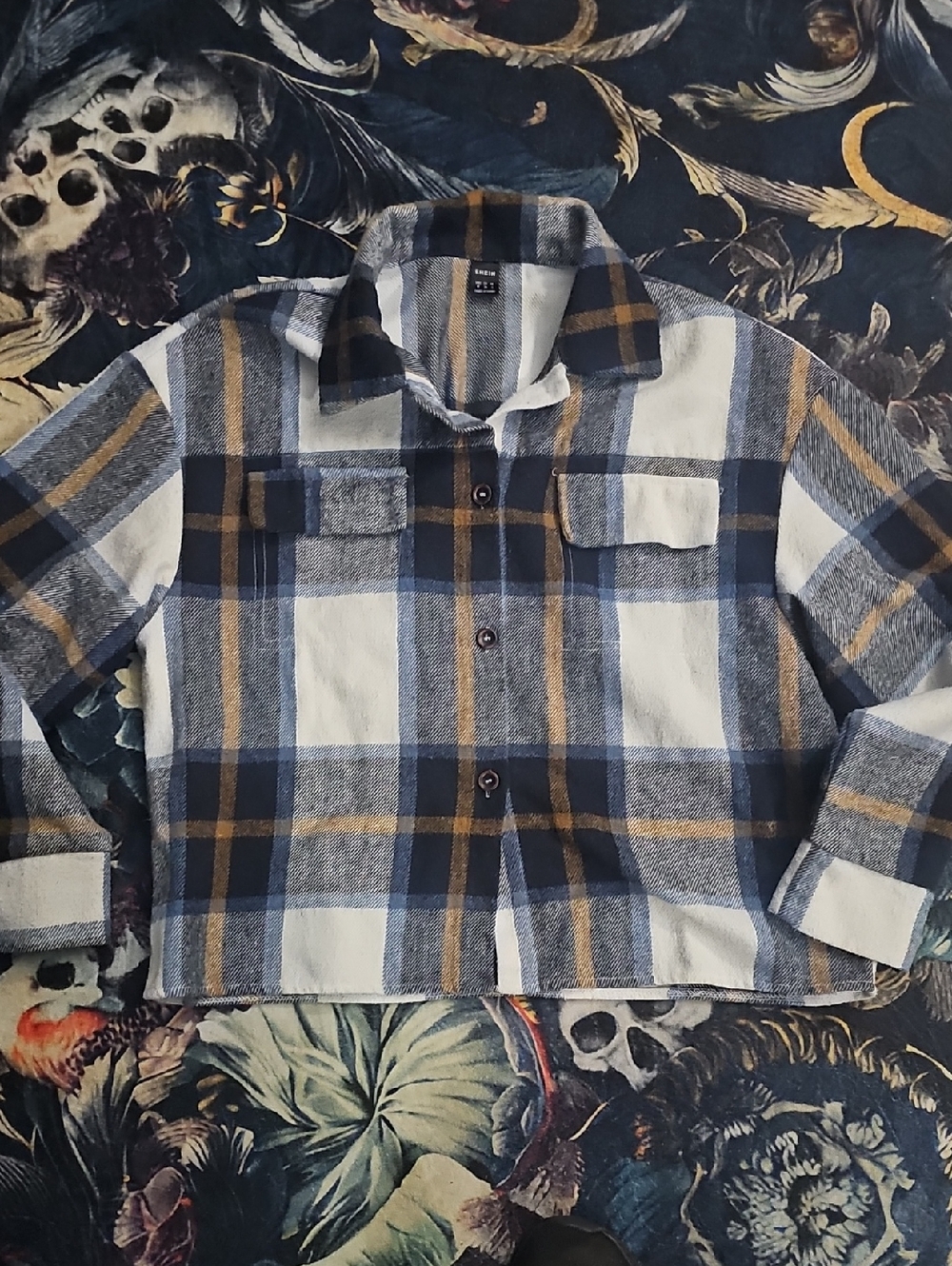 Womens Plaid Button-Up Shirt Jacket in Navy & Tan